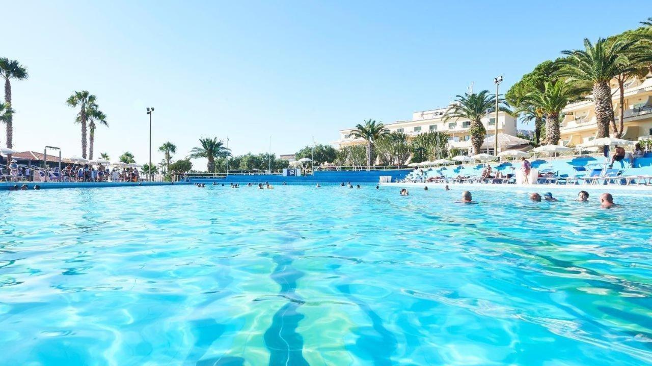 Cdshotels Terrasini - Citta Del Mare ภายนอก รูปภาพ